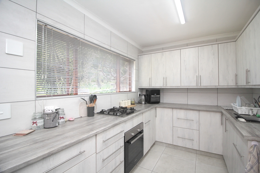 3 Bedroom Property for Sale in Menkenkop Western Cape